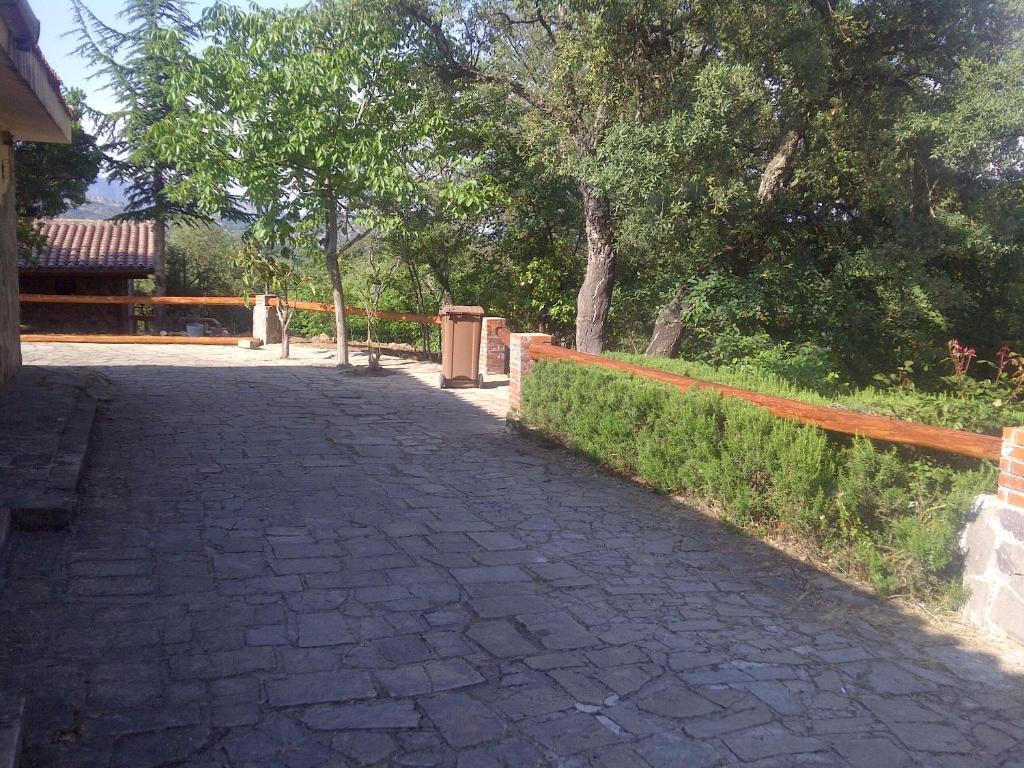 La Quercia Guest House Арбус Екстериор снимка