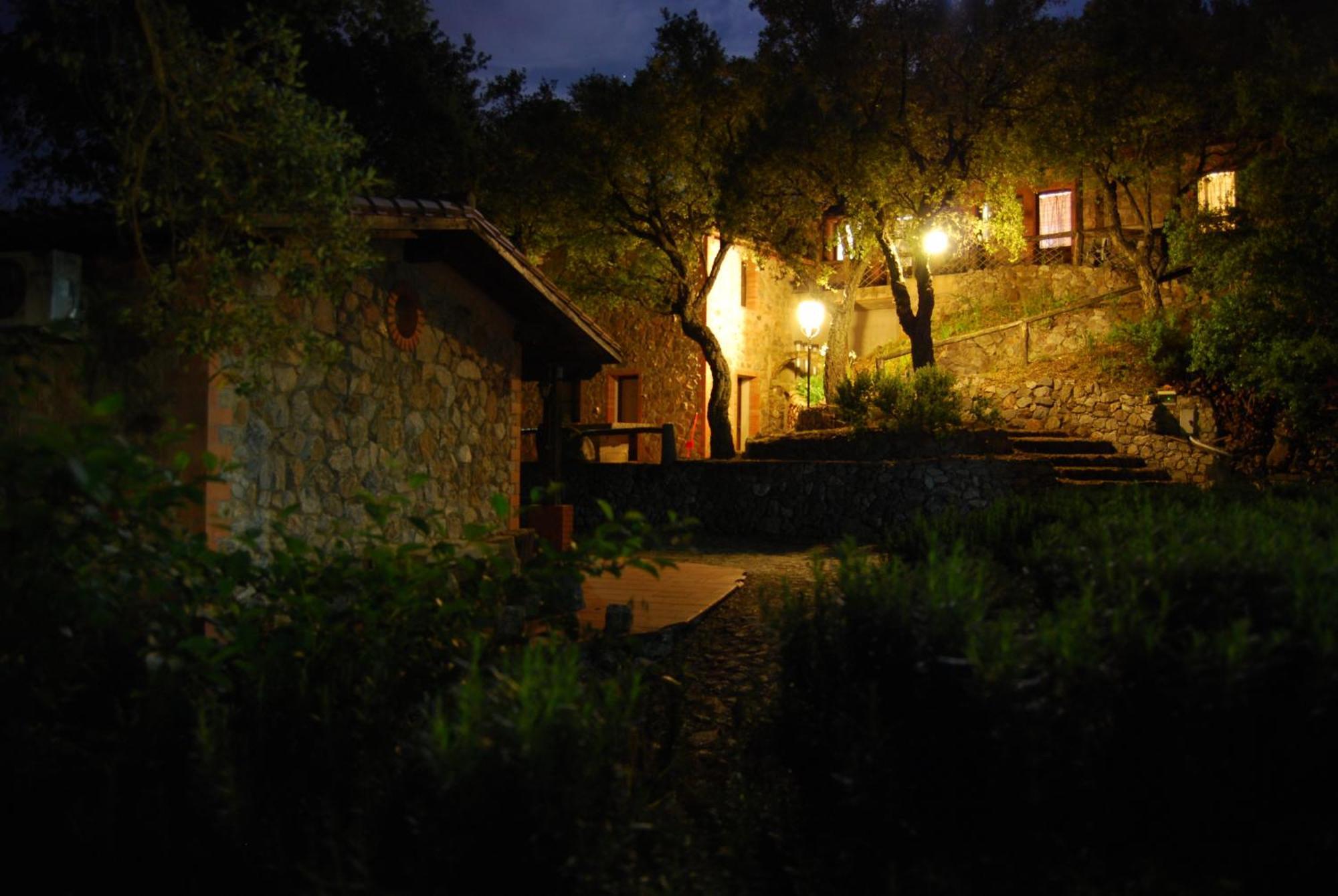 La Quercia Guest House Арбус Екстериор снимка