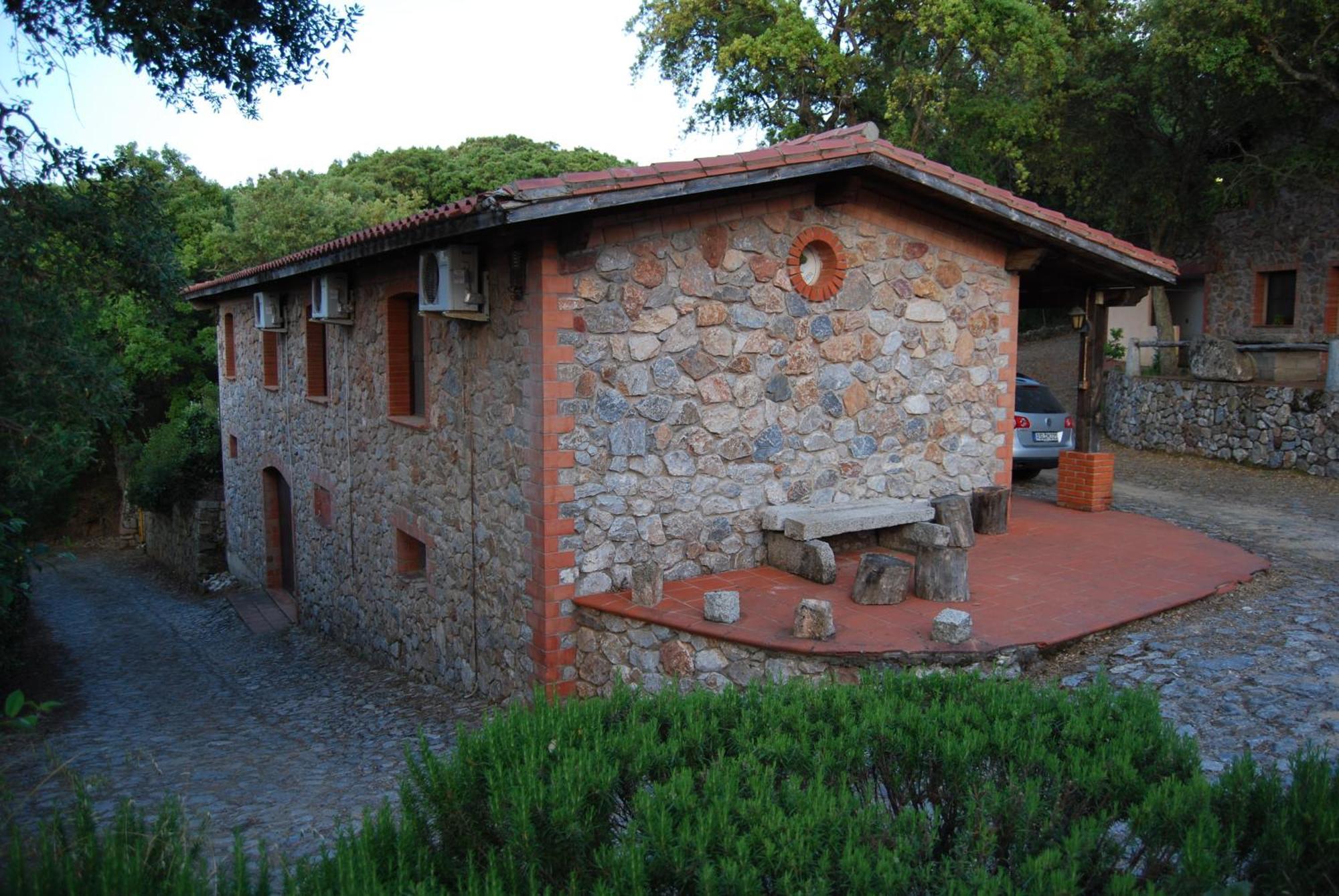 La Quercia Guest House Арбус Екстериор снимка
