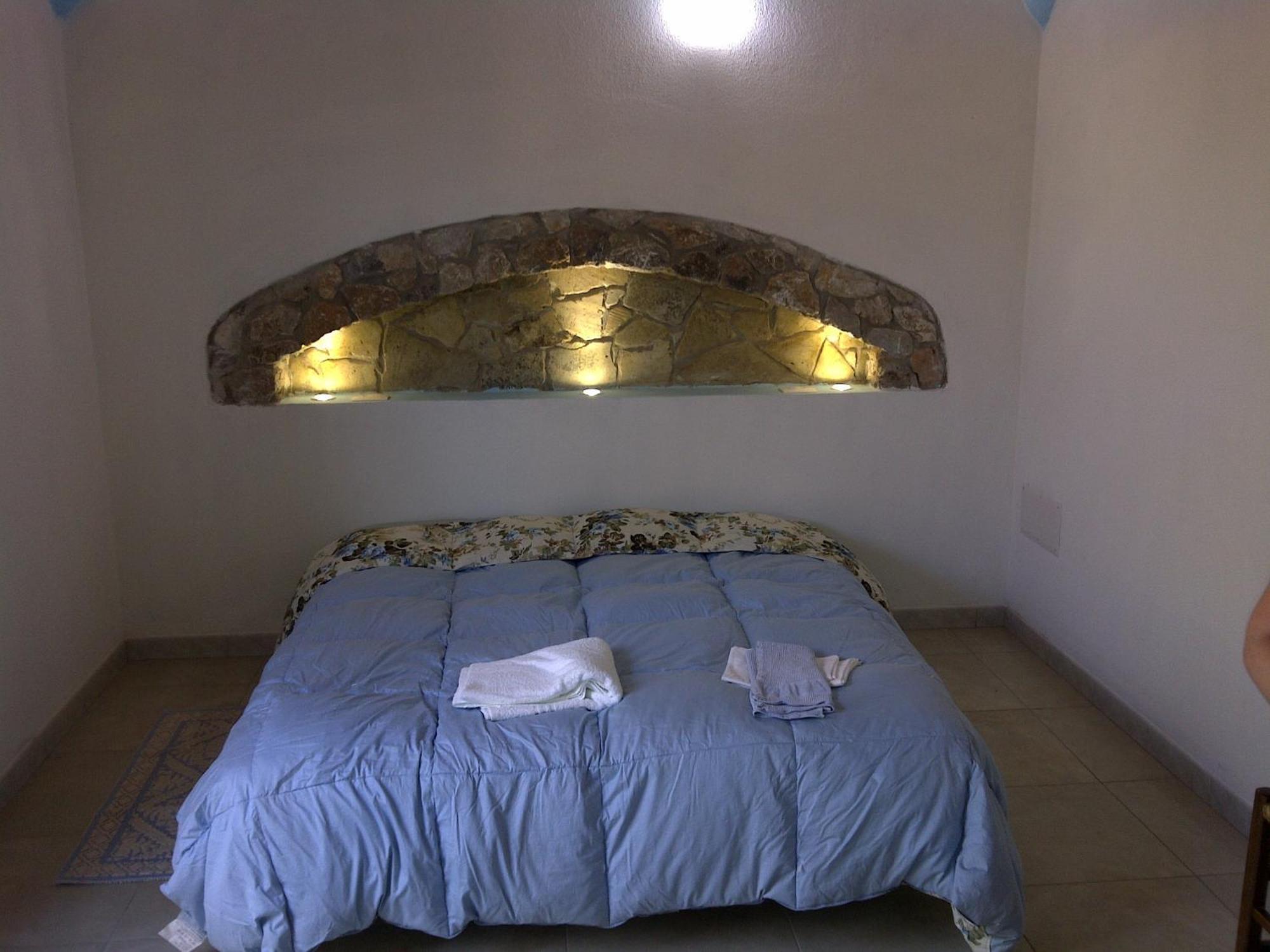 La Quercia Guest House Арбус Екстериор снимка